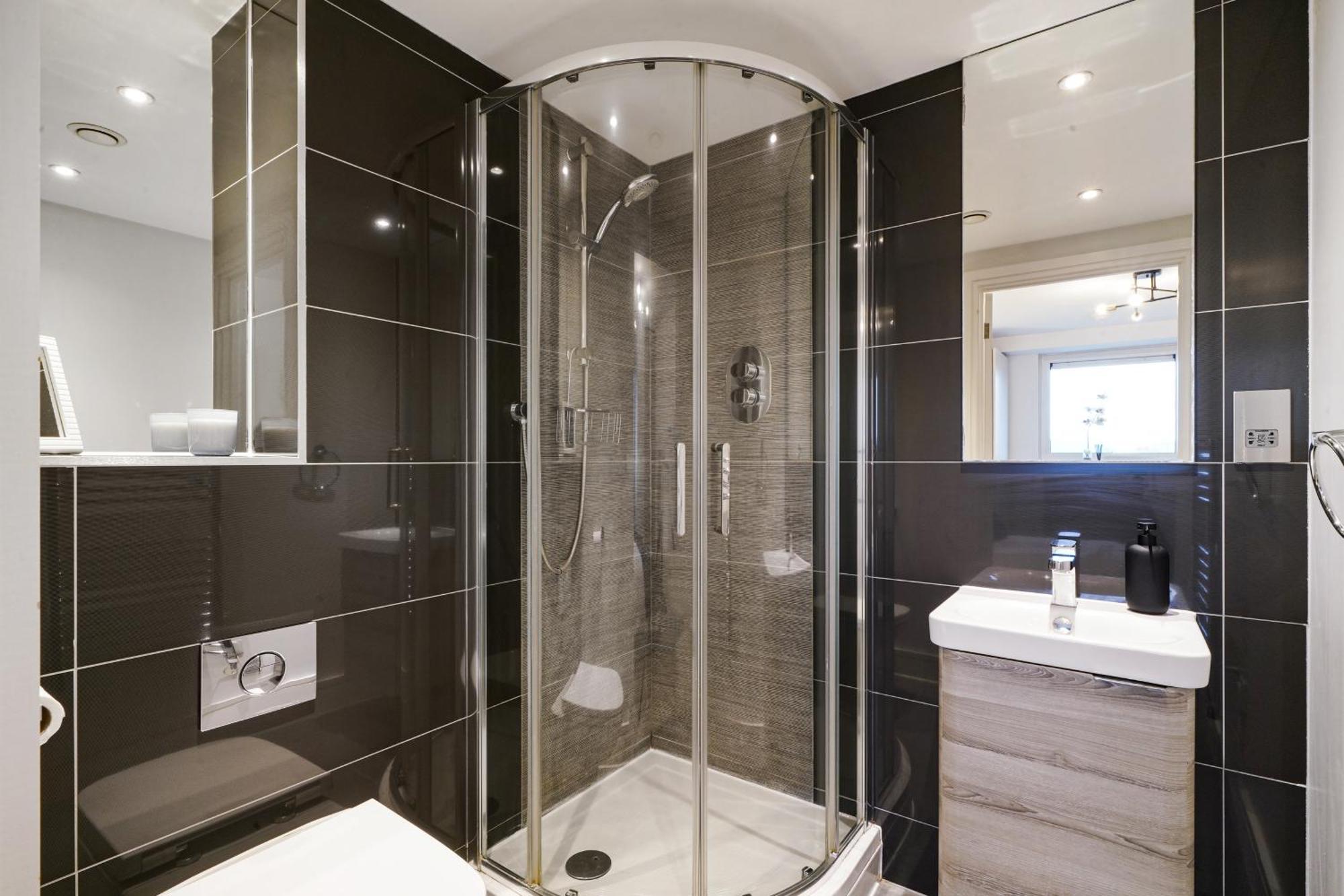 Luxury Apartment With Stunning Views On 10Th Floor Edgware Екстериор снимка