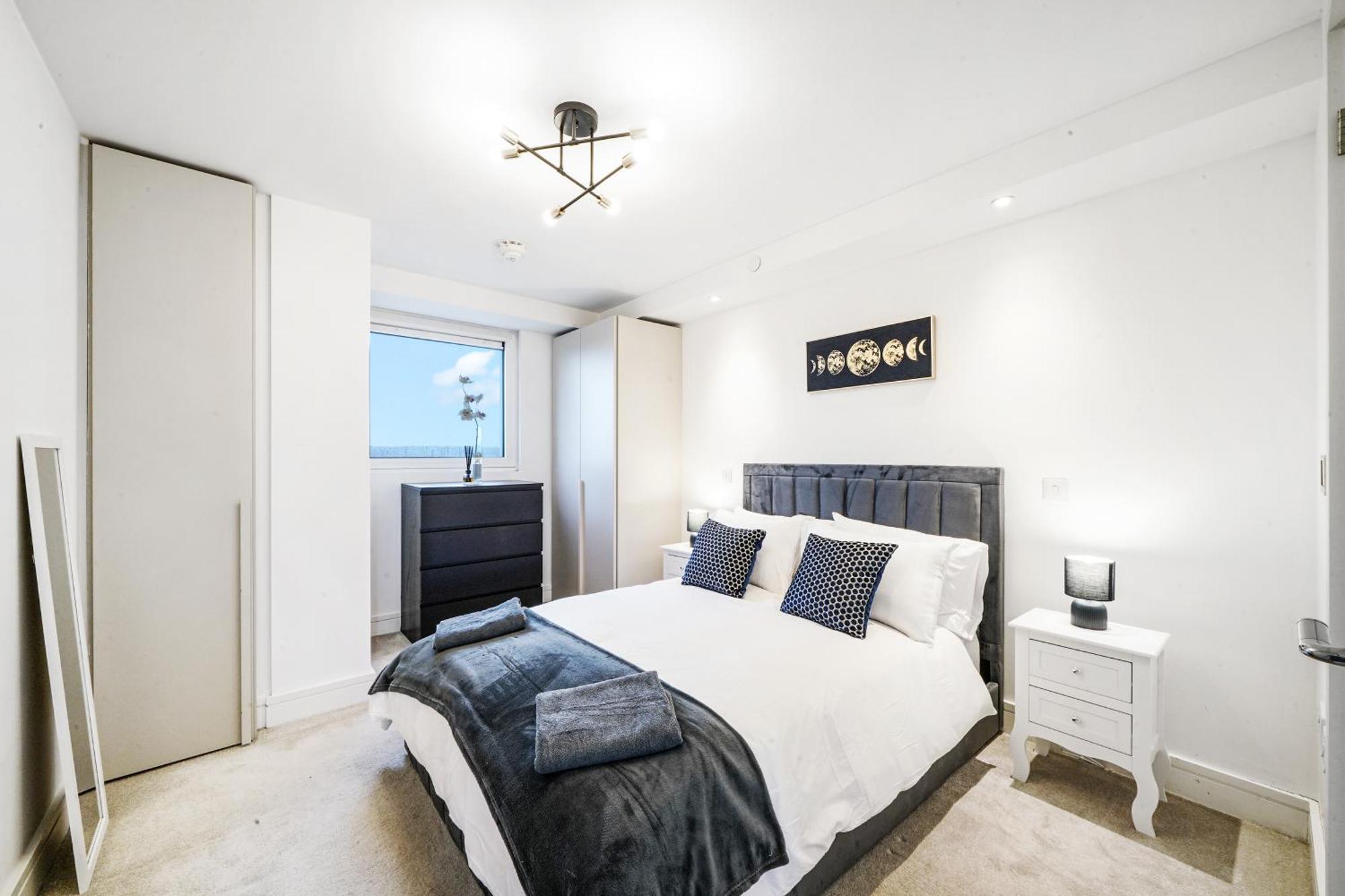 Luxury Apartment With Stunning Views On 10Th Floor Edgware Екстериор снимка