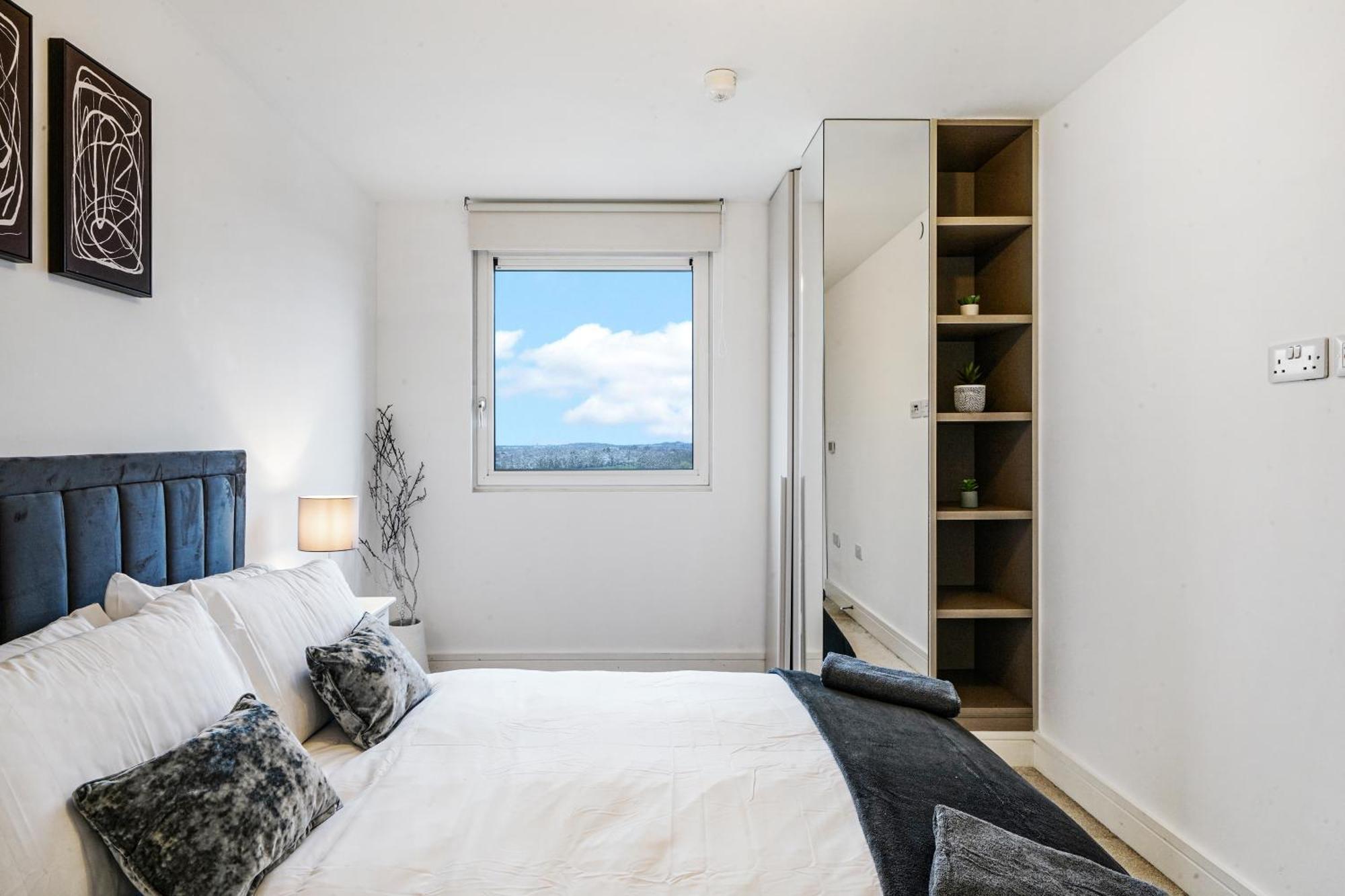 Luxury Apartment With Stunning Views On 10Th Floor Edgware Екстериор снимка