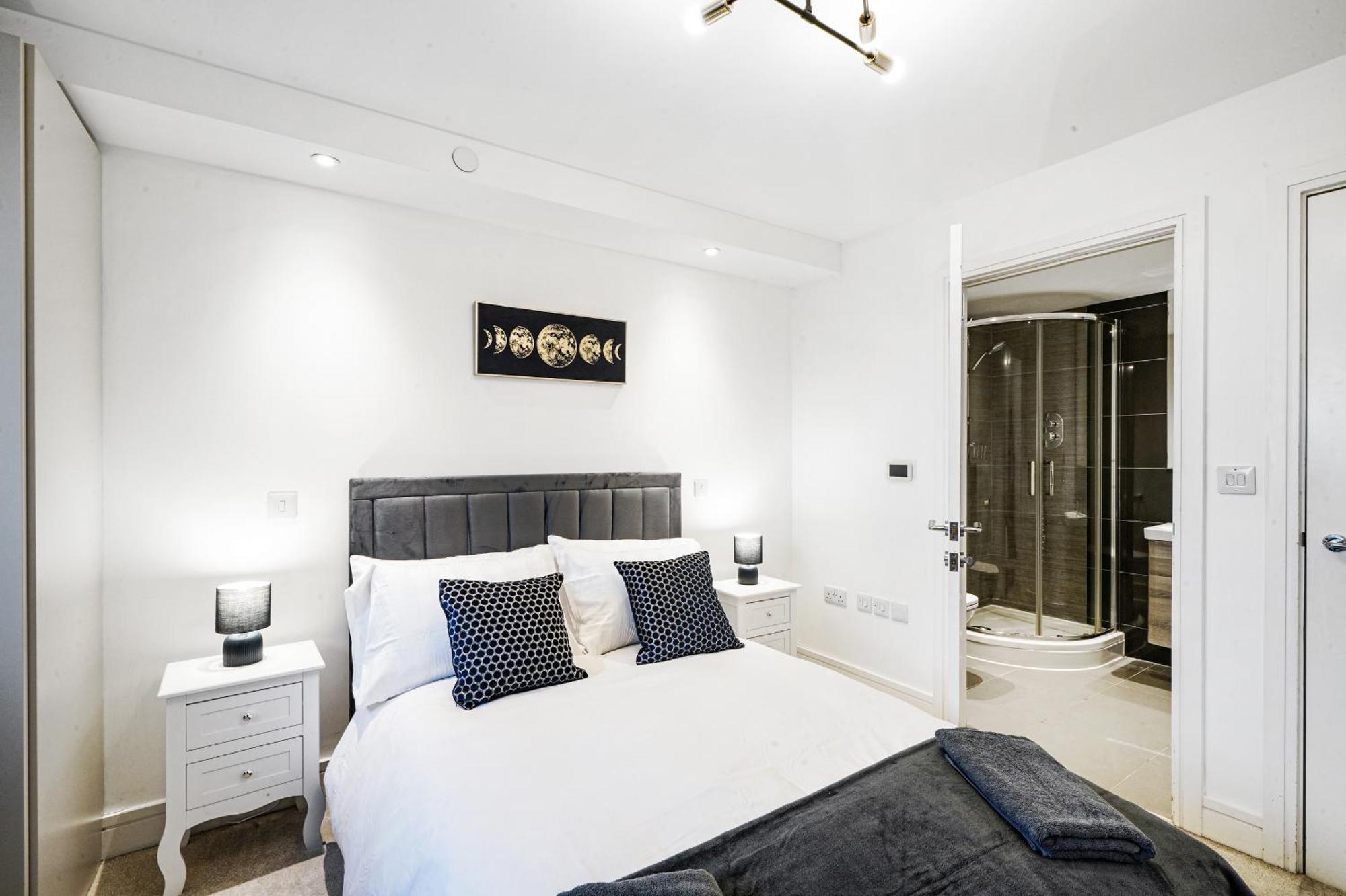 Luxury Apartment With Stunning Views On 10Th Floor Edgware Екстериор снимка