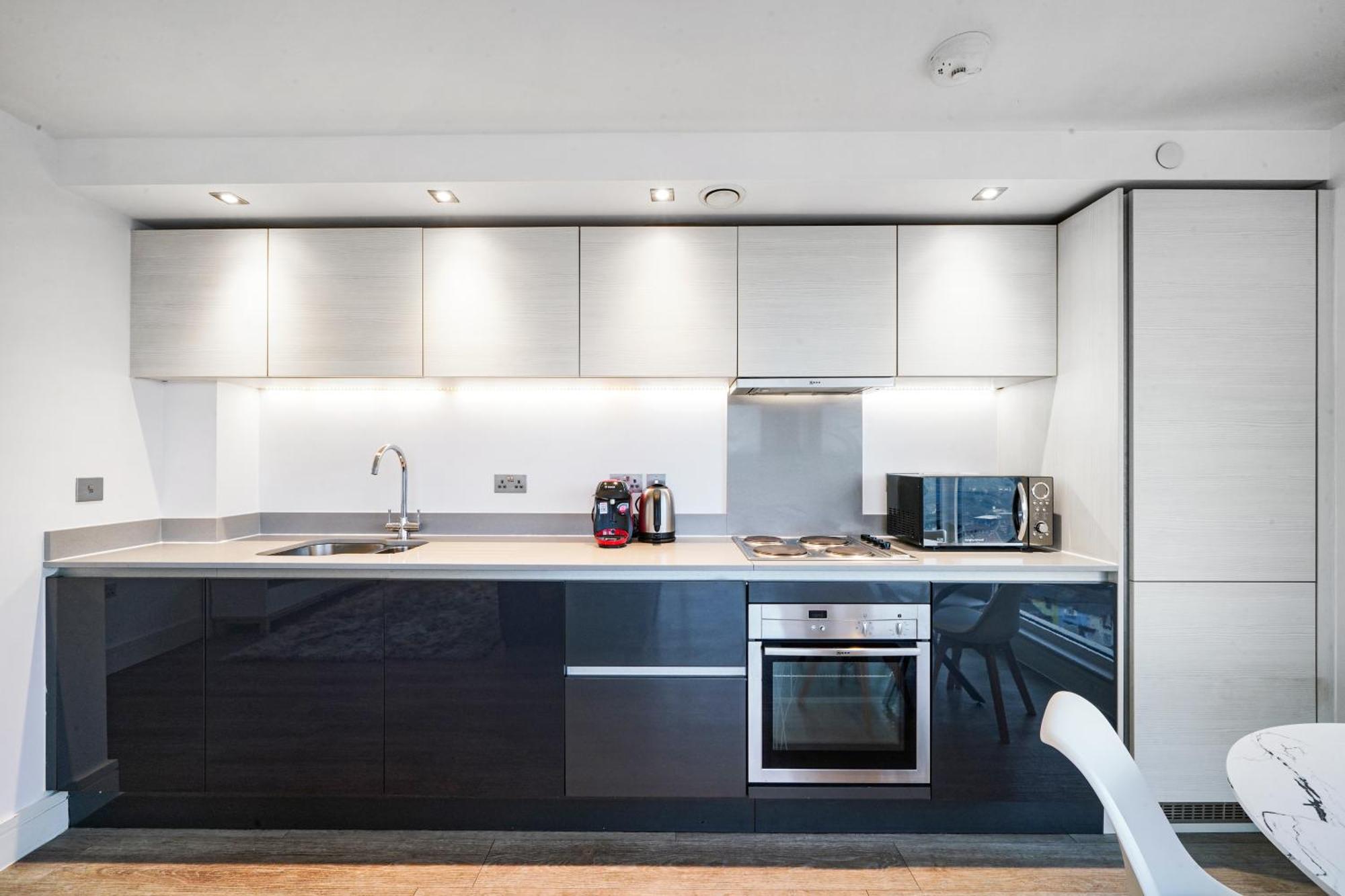 Luxury Apartment With Stunning Views On 10Th Floor Edgware Екстериор снимка