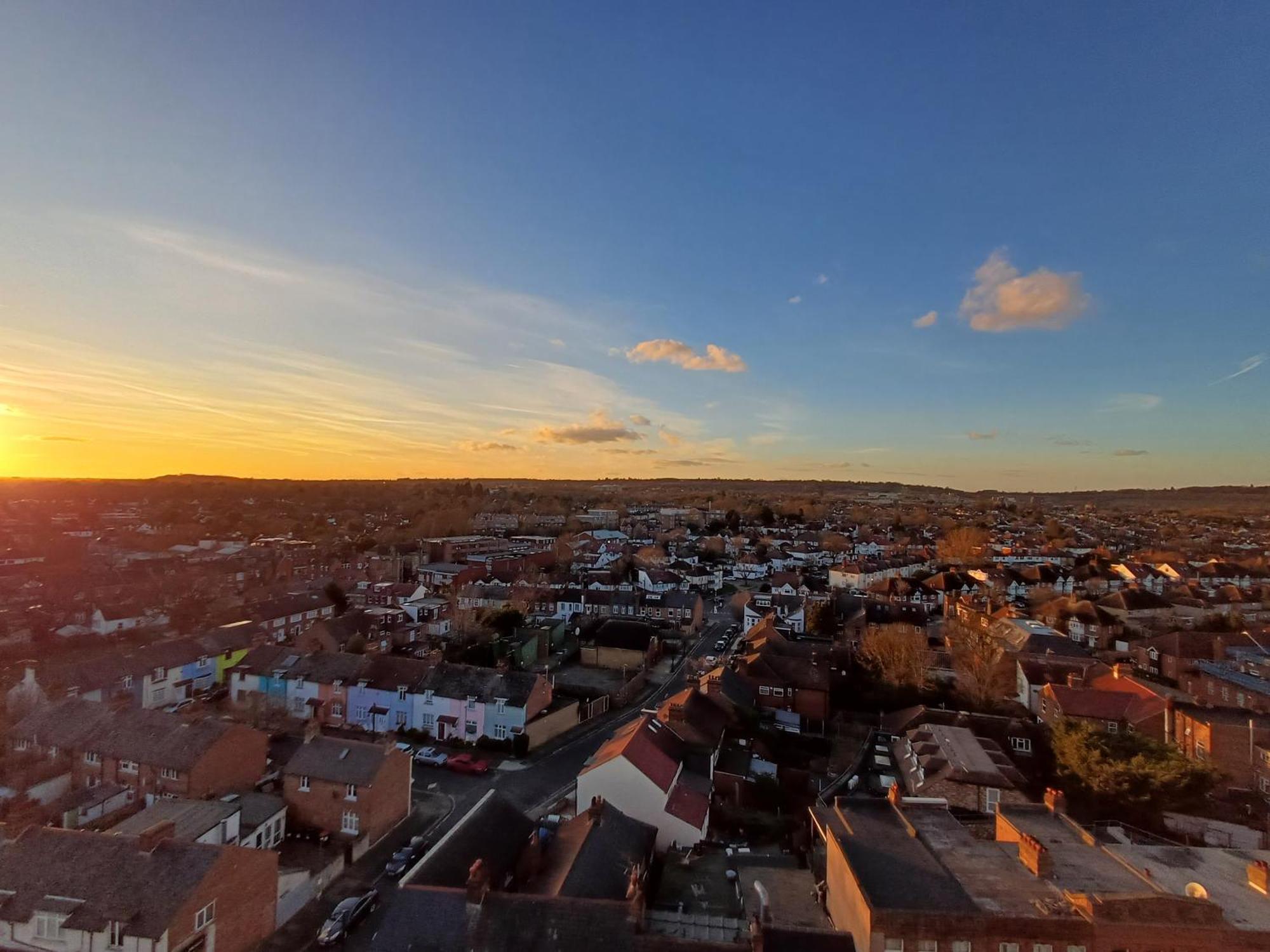 Luxury Apartment With Stunning Views On 10Th Floor Edgware Екстериор снимка